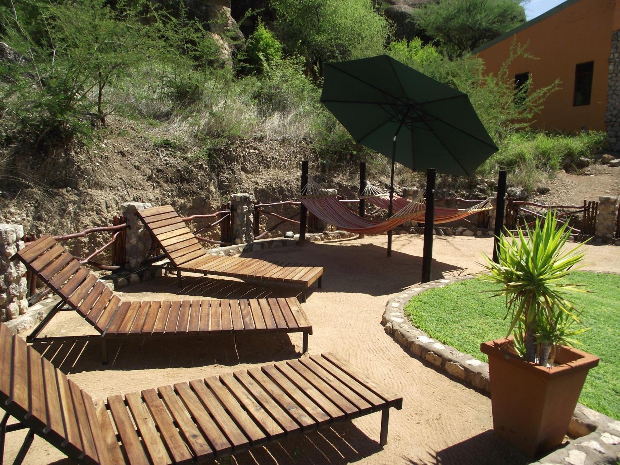 Villa Sasa Safari Camp & Tours Outjo Esterno foto